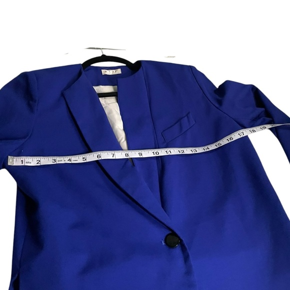 Officecore blazer saturated color high low one button Women's Blazer - Picture 9 of 9